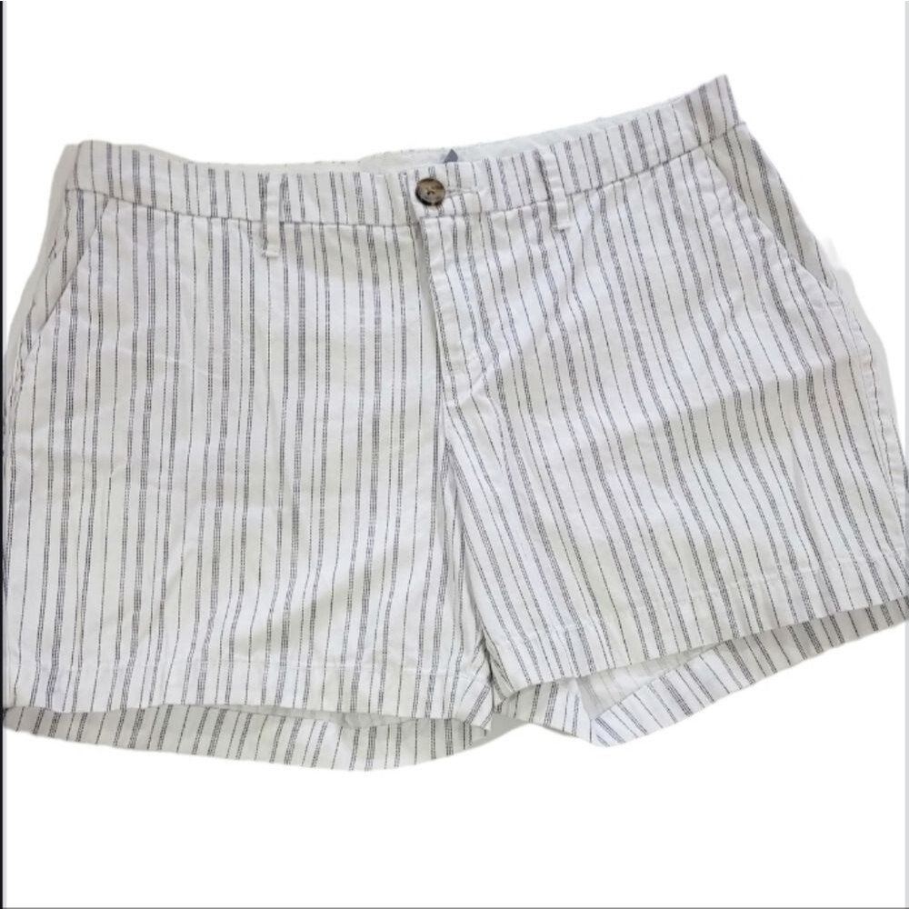 Old Navy size 6 white black stripped shorts *
